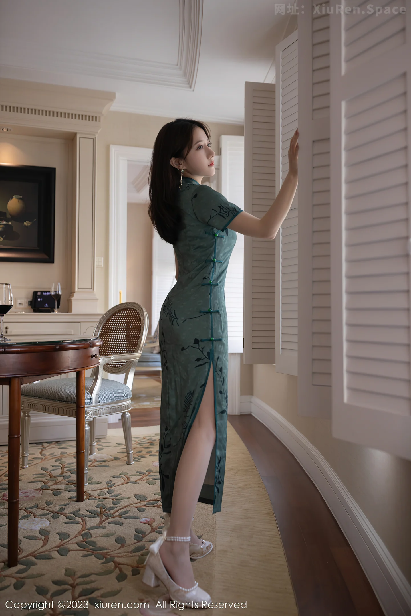 图片[6]-[XiuRen秀人网]2023.06.09 VOL.6893 鱼子酱Fish 青色旗袍加粉色蕾丝内衣性感私房写真集-秀人网官方网站